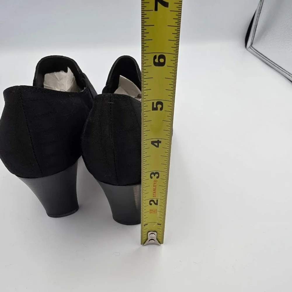 Liz Claiborne Black Suede Elastic Side‎ Ankle Booties Pointed Toe Heels Size 8M